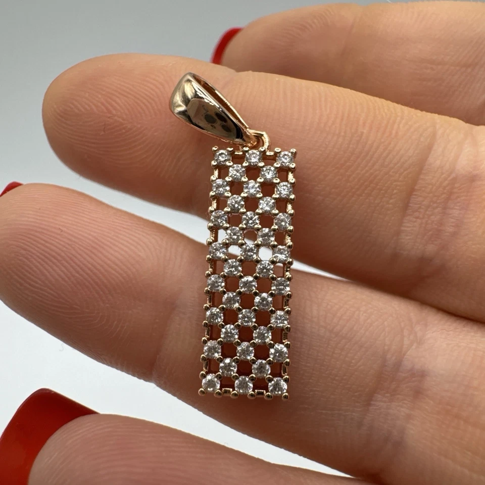 Colgante de oro enrollado de 14 quilates con sello 585 RG circón agrupado brillante idea de regalo Foto 2 de 4