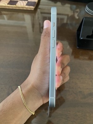 Apple iPhone 15 128GB Blue - Boost Only - 100% Battery Health