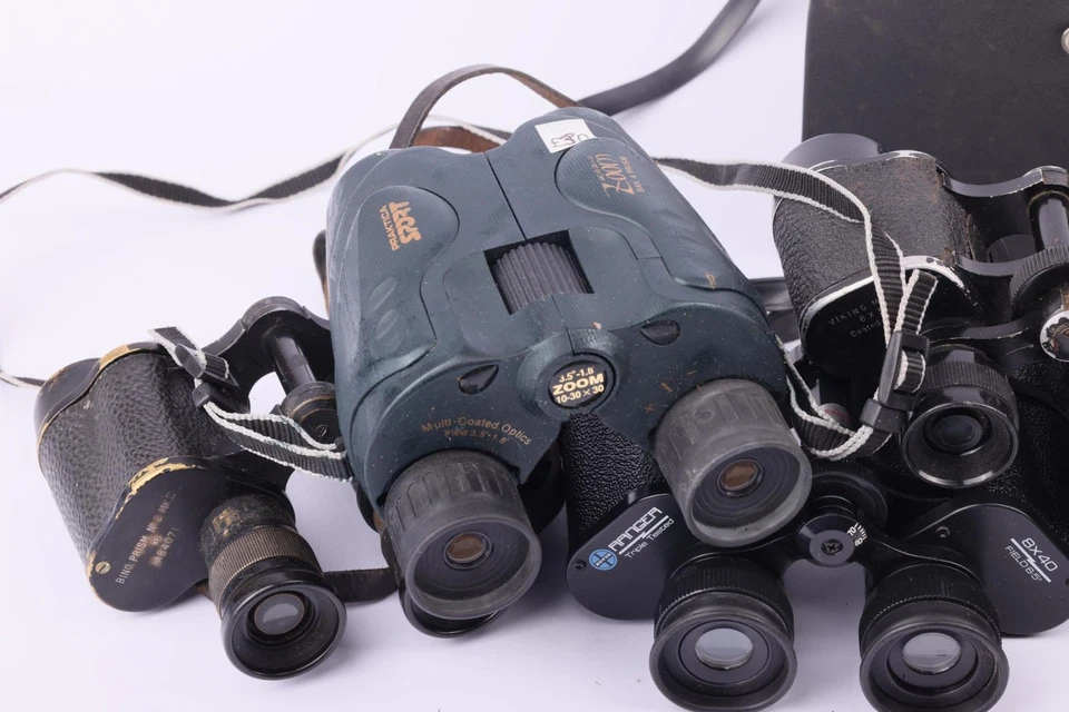 Assorted Vintage Binoculars of Various Brands and Magnifications Job Lot - Image 4 of 4
