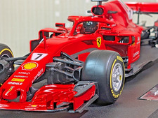 Bburago Ferrari SF71H #7 Raikkonen 1/18 F1 2018 Scuderia Ferrari Racing Model