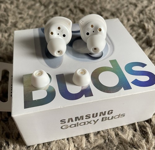 Samsung Galaxy Buds SM-R170 In-Ear Wireless Earbuds Headphones - White - Picture 5 of 9