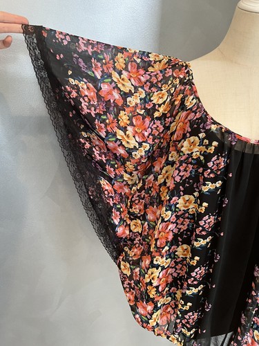 CITY CHIC FLORAL BATWING SLEEVE BLOUSE SHIRT SZ S BLACK LACE TRIM BOTANICAL LUXE - Picture 4 of 9