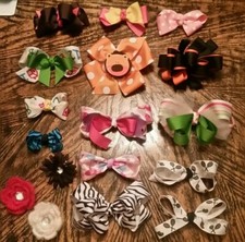 LOT OF 17 Handmade Girl's 2"-5 Inch HAIRBOWS Hair Bows Various Colors Styles