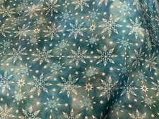 Holiday Snowflakes 100 high quality cotton quilt fabric 1/4 yd 9  x44  Christmas