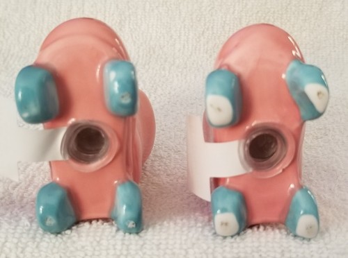 Cracker Barrel Salt And Pepper Shakers Roller Skates Pink New - Picture 4 of 12