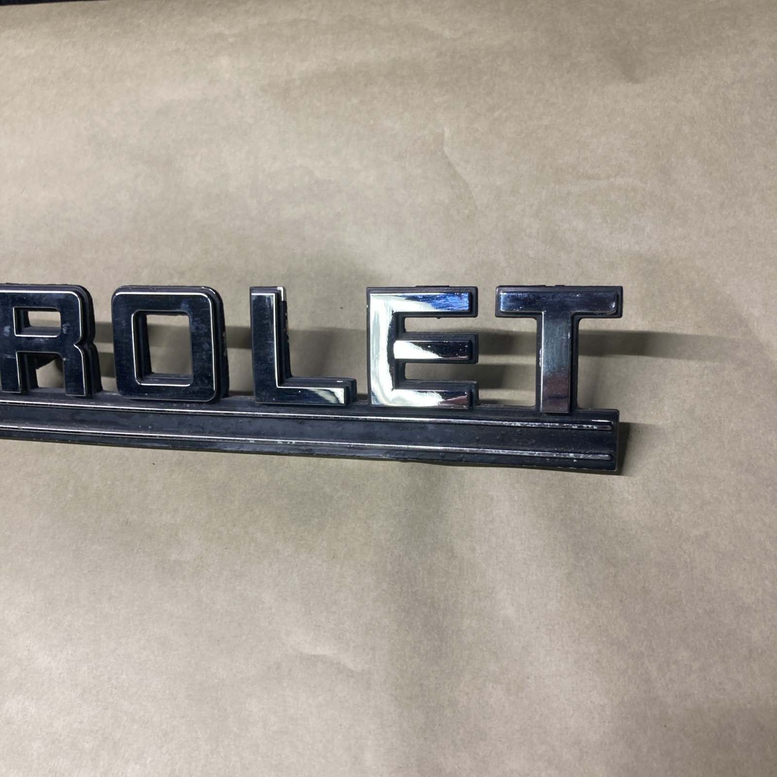 1973-1992 Chevrolet Chevy G10 G20 Van Suburban Rear Door Emblem 1405225 OEM thumbnail 10