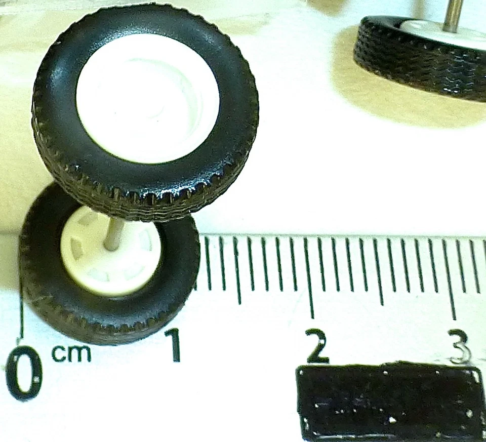 LKW Räder Achsen 100 Stück ca 26mm breit H0 1:87 tuning Albedo Herpa R351 LL2 å - Bild 3 von 3