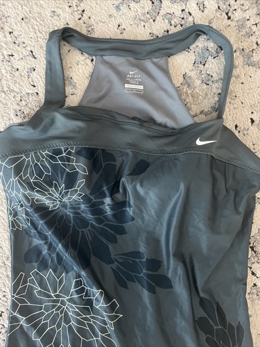 Nike Damen Flower Athletic Tennis Racerback Tank Größe Medium integrierter BH M - Bild 2 von 5