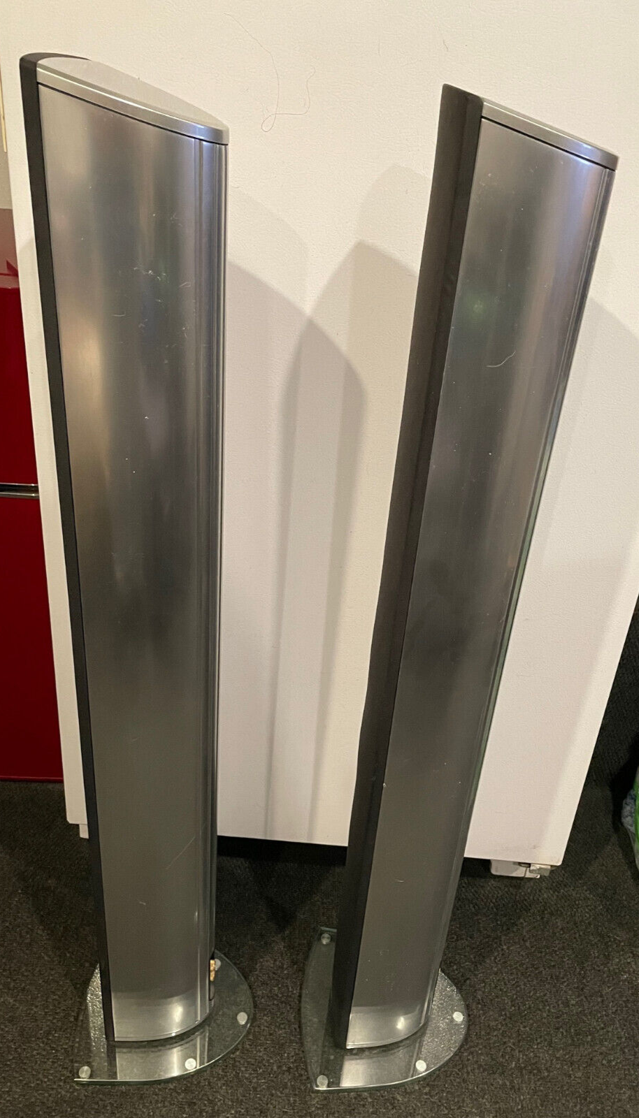 DEFINITIVE TECHNOLOGY MYTHOS 4 FLOOR STANDING HOME THEATER SPEAKERS