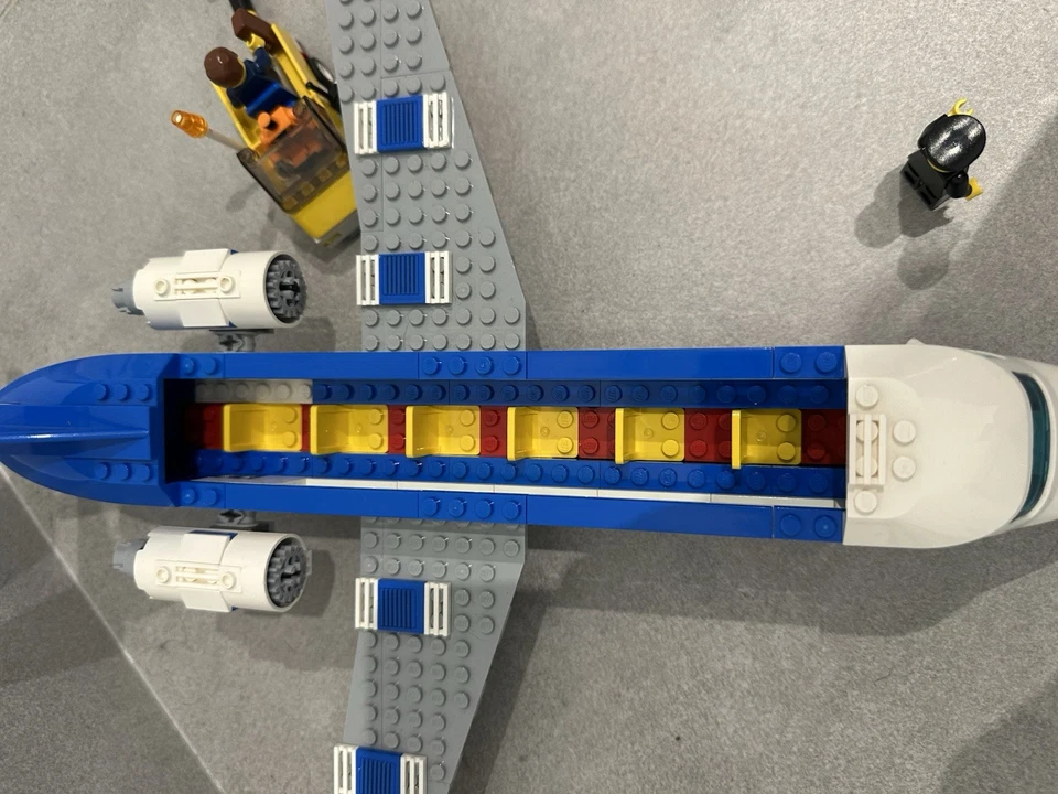 LEGO City 3181 Passenger Plane, photo 3 sur 4