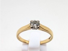 18Ct Gold Ring With 0.25 Diamond t052100244035