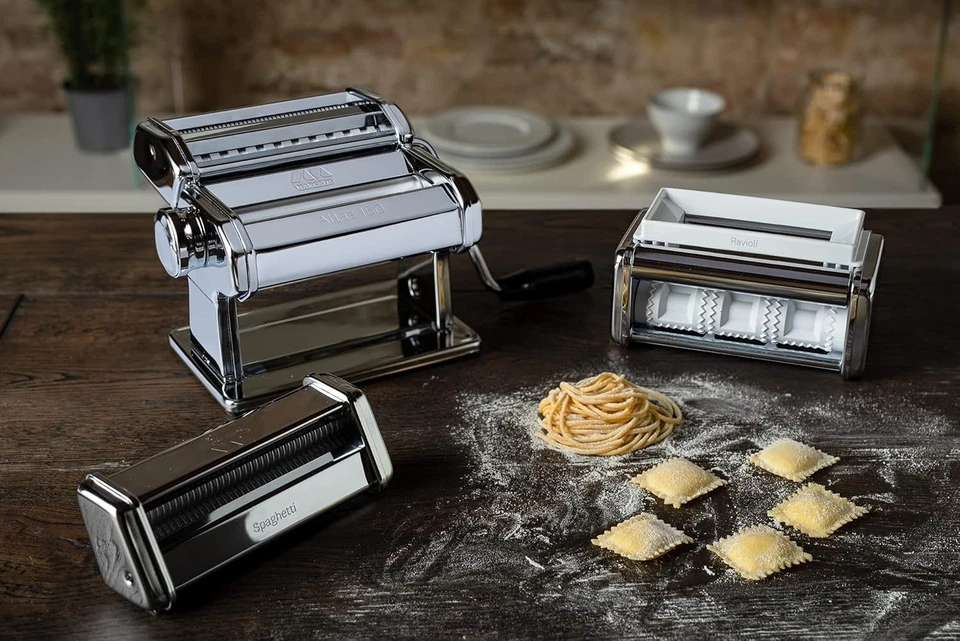 Atlas 150 Pasta Machine with Ravioli & Spaghetti Attachments - Image 3 of 4