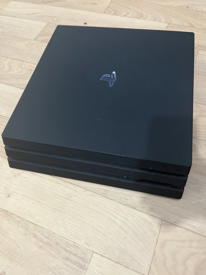 Sony PlayStation 4 Pro, photo 2 sur 5