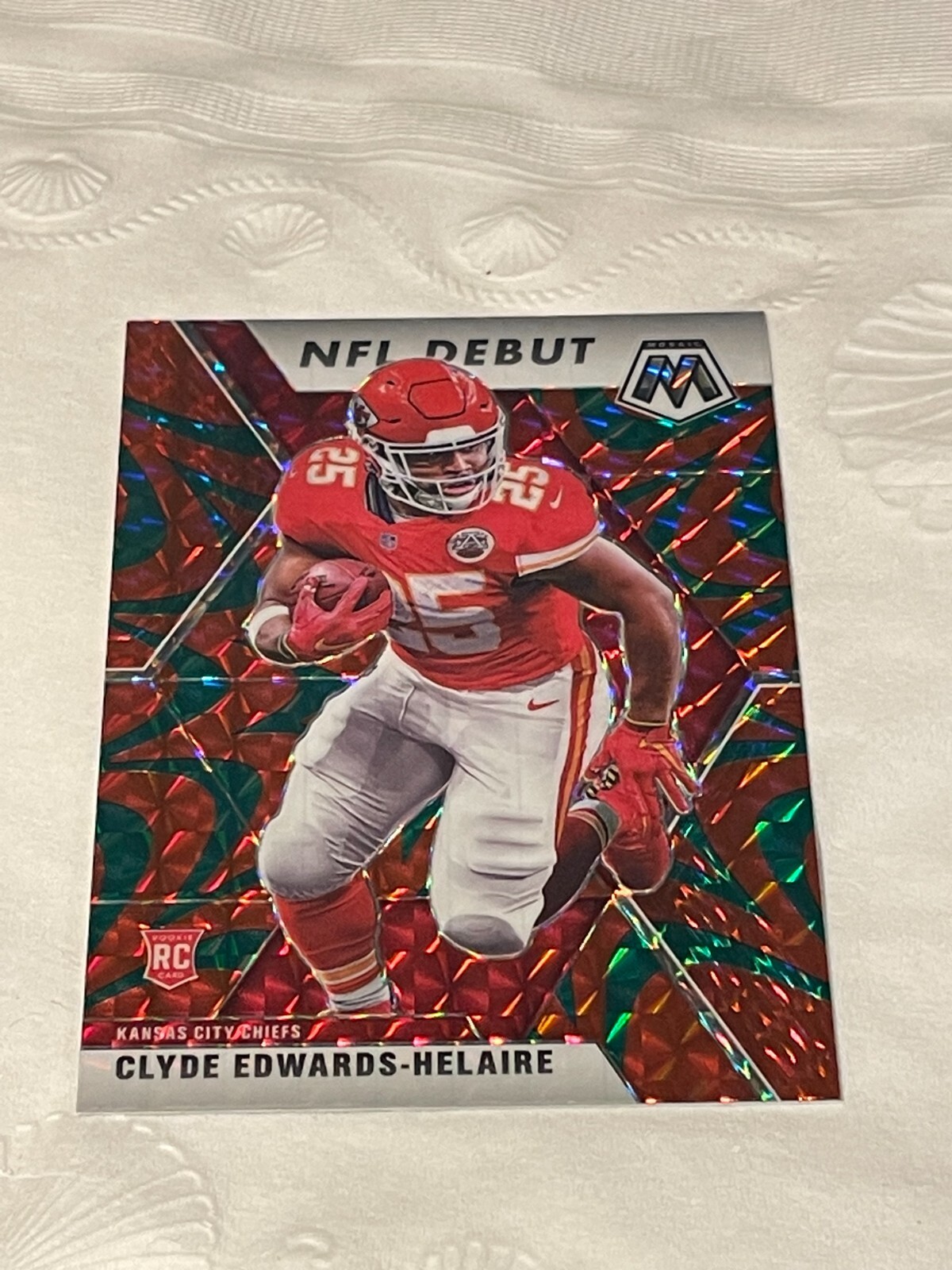 2020 Mosaic Clyde Edwards-Helaire RC Chiefs NFL Debut Reactive Green Prizm #266