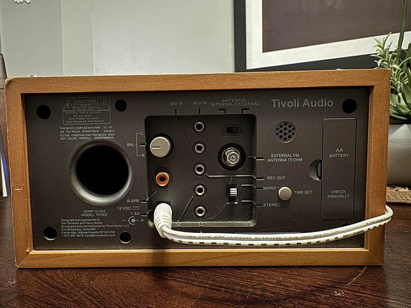 Henry Kloss TIVOLI Audio Model Three AM/FM Clock Radio & Alarm eBay