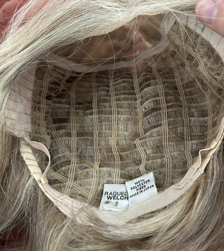 RAQUEL WELCH Wig AVG Tru2Life Heat Friendly, Lace Front-Short Golden Honey - Picture 7 of 10