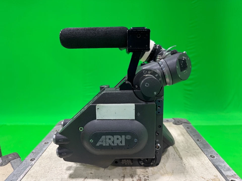 Cámara fotográfica ARRI Arriflex 435 ES 35 mm con IVS, montaje PL, cargadores, estuche - Kit profesional Foto 4 de 4