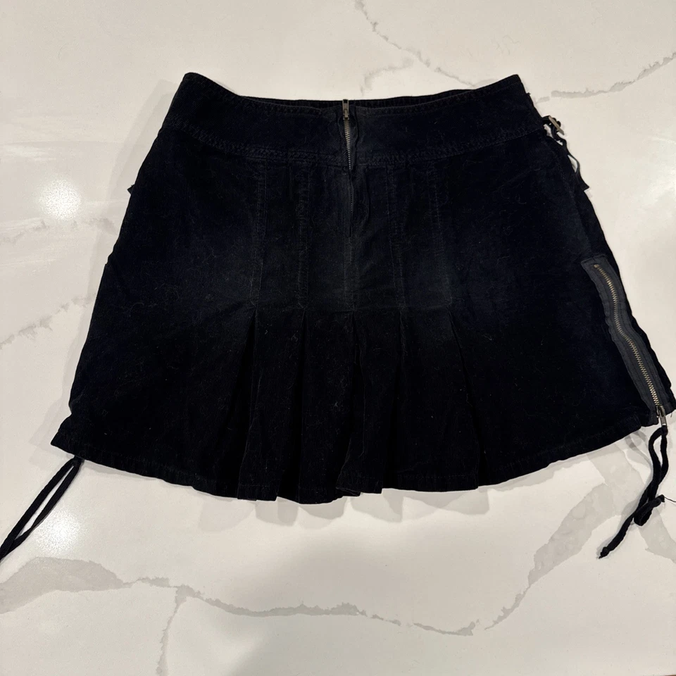 Minifalda utilitaria negra vintage Da Nang - bolsillos de carga plisados estilo militar Y2K Foto 4 de 4