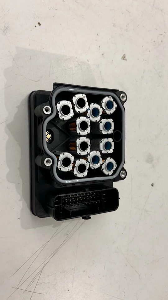 84256781 Módulo de control electrónico de frenos AC Delco para Chevy Chevrolet Tahoe GMC Foto 2 de 4