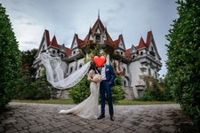 Beautiful wedding dress by manufacturer "Luna Novias" - Barcelona