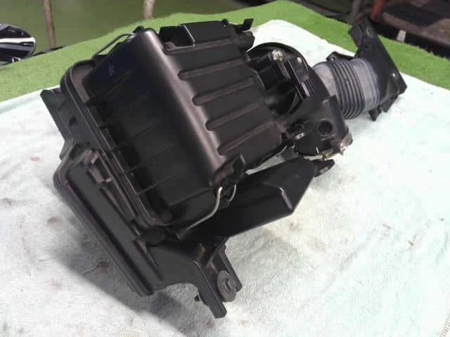 HONDA Fit 2017 DAA-GP5 Air Cleaner Assembly 172015P6008 [Used] [PA96081585] - Image 3 of 4