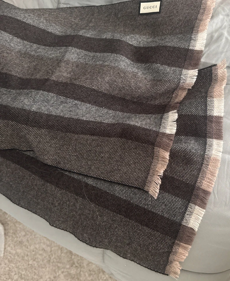 GUCCI Bufanda Lana BRW Patrón Total Mujer 165903 Usado Foto 3 de 4