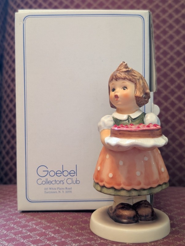 Vintage Goebel Hummel "Birthday Candle" HUM 440 Exclusive Edition #10 w/orig box