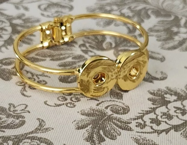 Bracelets with interchangeable best sale snaps