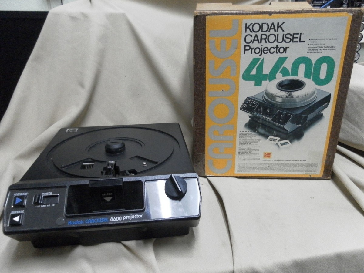 Kodak Carousel 4600 AUTO FOCUS Slide Projector + tray + orig box