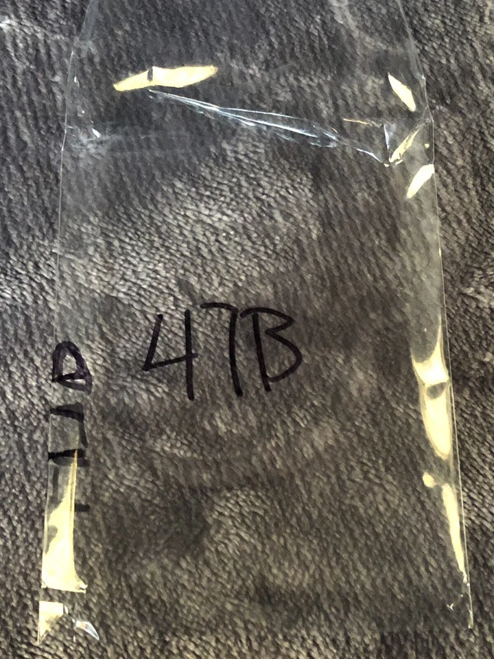 2015-16 Upper Deck UD Portraits Red - JIRI HUDLER #P32 Calgary Flames - Image 2 of 2