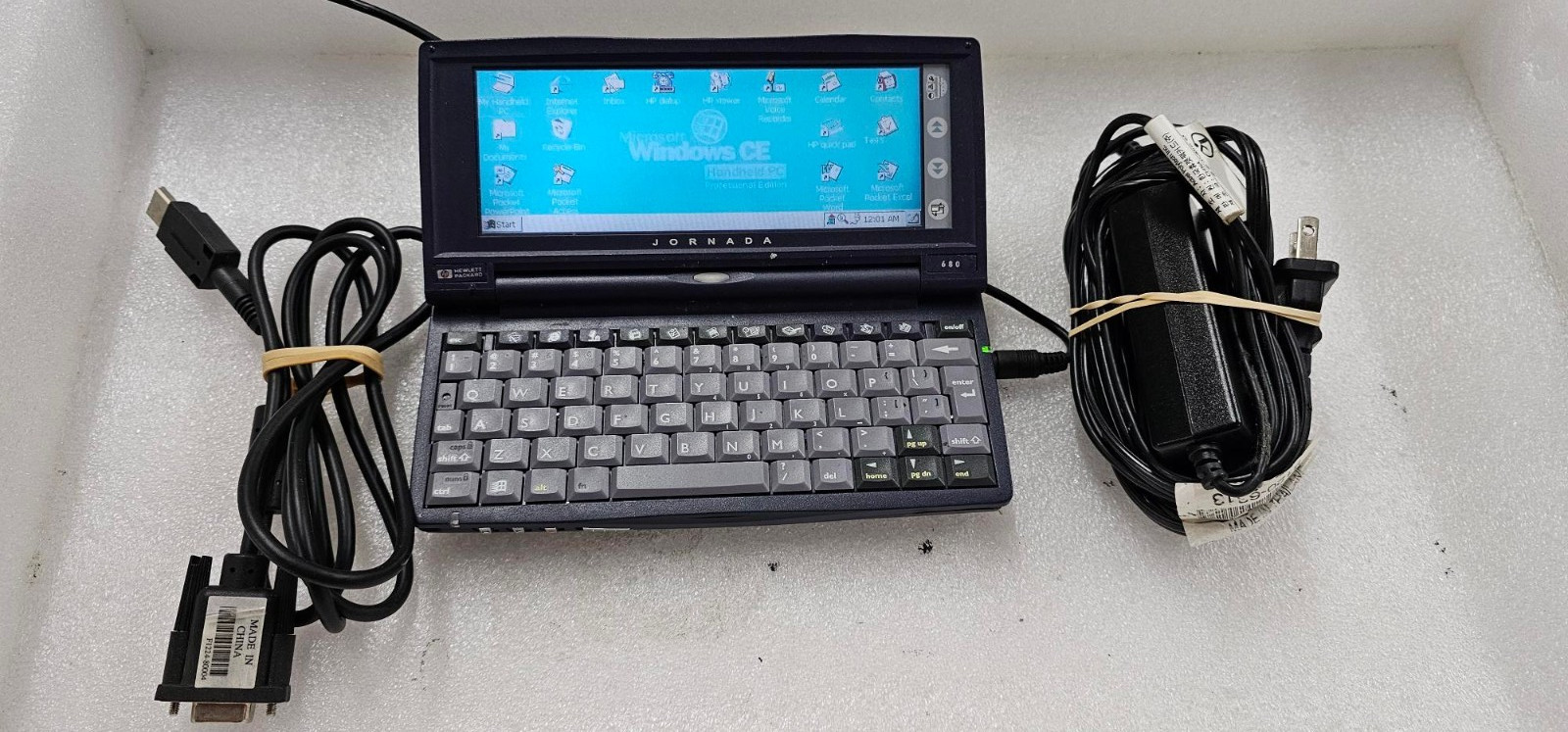 HP Jornada 680 Handheld PDA PC Windows CE 3.0 F1262A ABA 16MB w/ Accessories