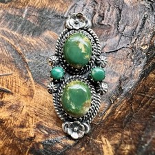 925 Sterling Silver Green Turquoise Ring with Floral Details   Size 7