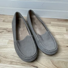 VIONIC Debbie Suede Loafer Women’s 7 Grey Slip-On Comfort Orthopedic Moccasin