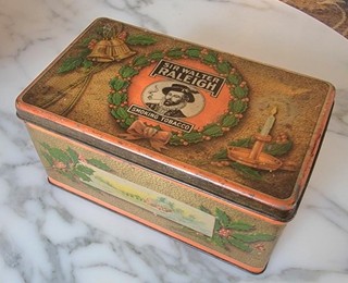 TOBACCO CHRISTMAS SIR WALTER TIN / Early 1900's / 7''x 3"x4" approx.