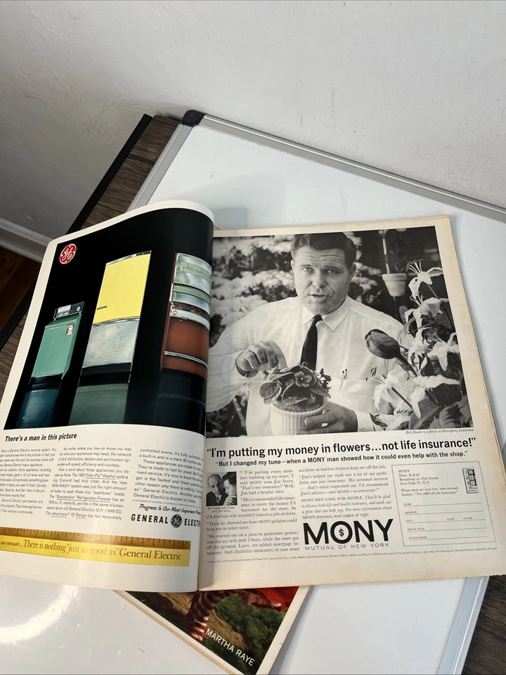 2 1962 Look Magazines August Kennedy Doris Day Vintage Advertising Camel Hires 1 - Image 3 of 4