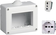 KIT VIMAR PLANA COMPOSTO DA CONTENITORE IP40 14803 + SCHUKO + BIPASSO COMPATIBIL