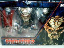MEZCO PREDATOR DELUXE SET DESIGNER SERIES NEW SEALED STILL BAGGED GEM