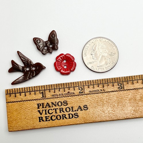 Vintage BAKELITE BUTTON LOT 3 Bakelite Goofy Bird Butterfly Flower Button Set - Picture 3 of 6