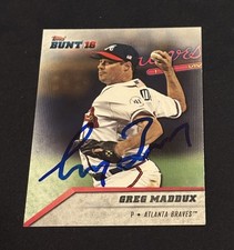 Greg Maddux Signed 2016 Topps Bunt #169 Atlanta Braves Baseball Card Auto HOF