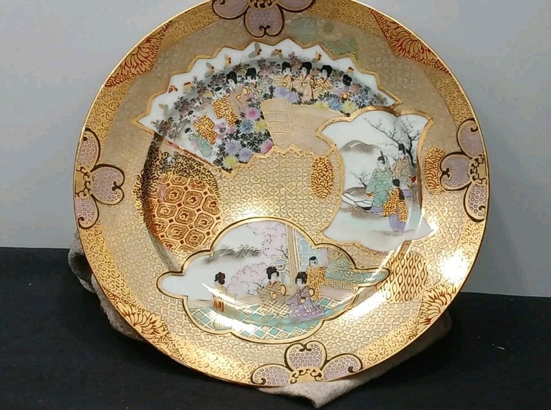 Japanese Meiji Satsuma 8.5" Wide Plate - Geisha Design Moriage
