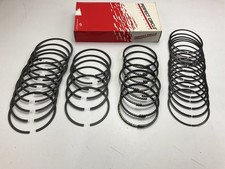 Perfect Circle 40882 Moly Piston Rings - Standard 1957-1990 Chevy 283 302 350