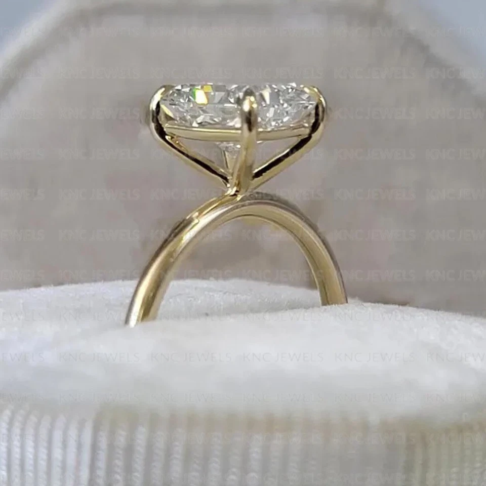 Anillo de boda y compromiso de moissanita D corte radiante de 2,6 quilates enchapado en oro amarillo de 14 k Foto 3 de 4
