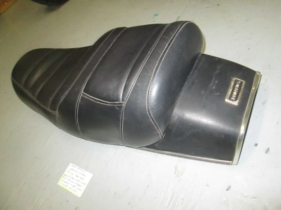 VINTAGE Honda 1977 CB750F SUPERSPORT  , 77100-410-000 , TOURING STYLE SEAT . - Изображение 4 из 4