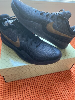 Size 9 - Nike Mamba Rage Gold Stars