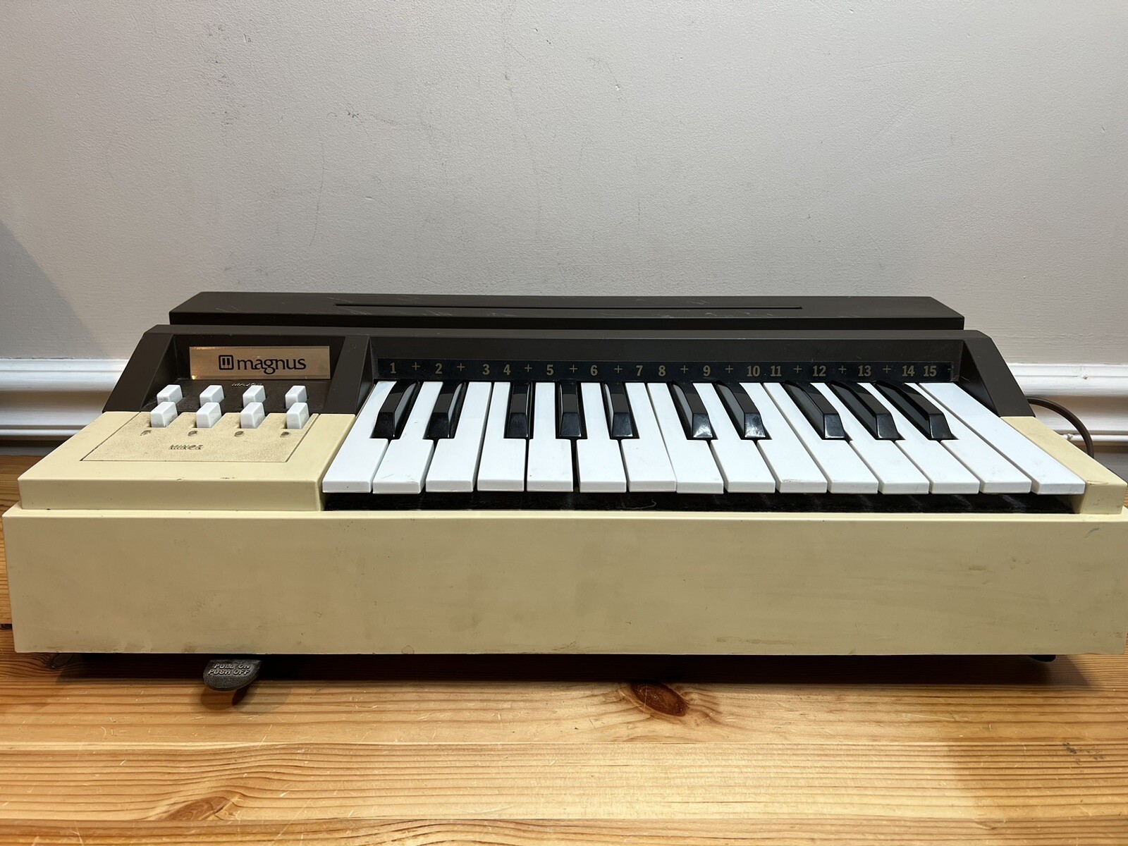 Vintage Magnus/Estey Portable Chord Organ 25 Keys, 8 Chord Buttons Working eBay