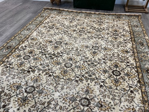 Beige Oushak Rug, Green Area Rug, Handmade Wool Rug, Oriental Rug, 6.1 x 9.7 ft - Picture 8 of 11