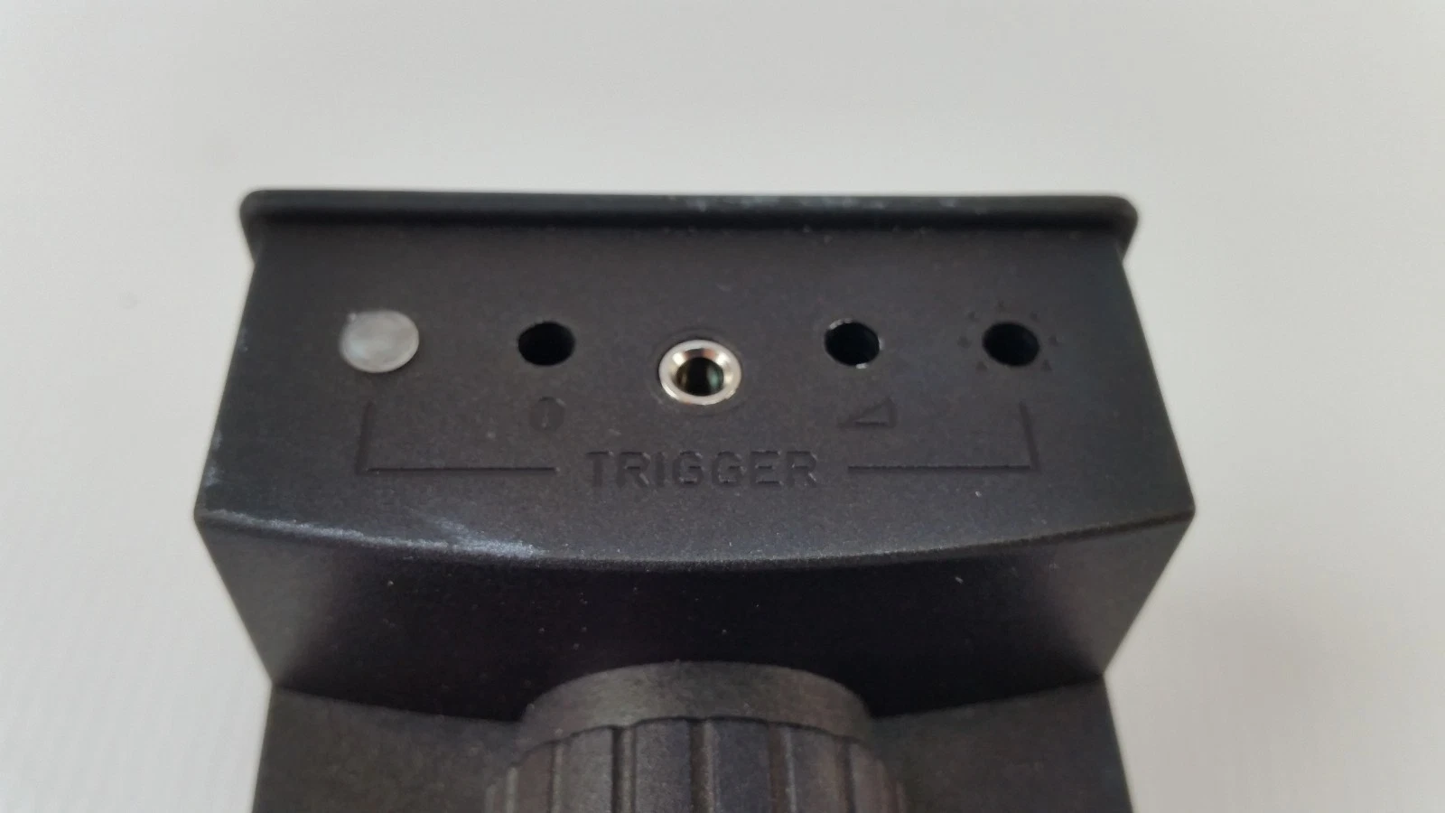 TRIGGER adjustment panel on the Leybold TTR 211 S