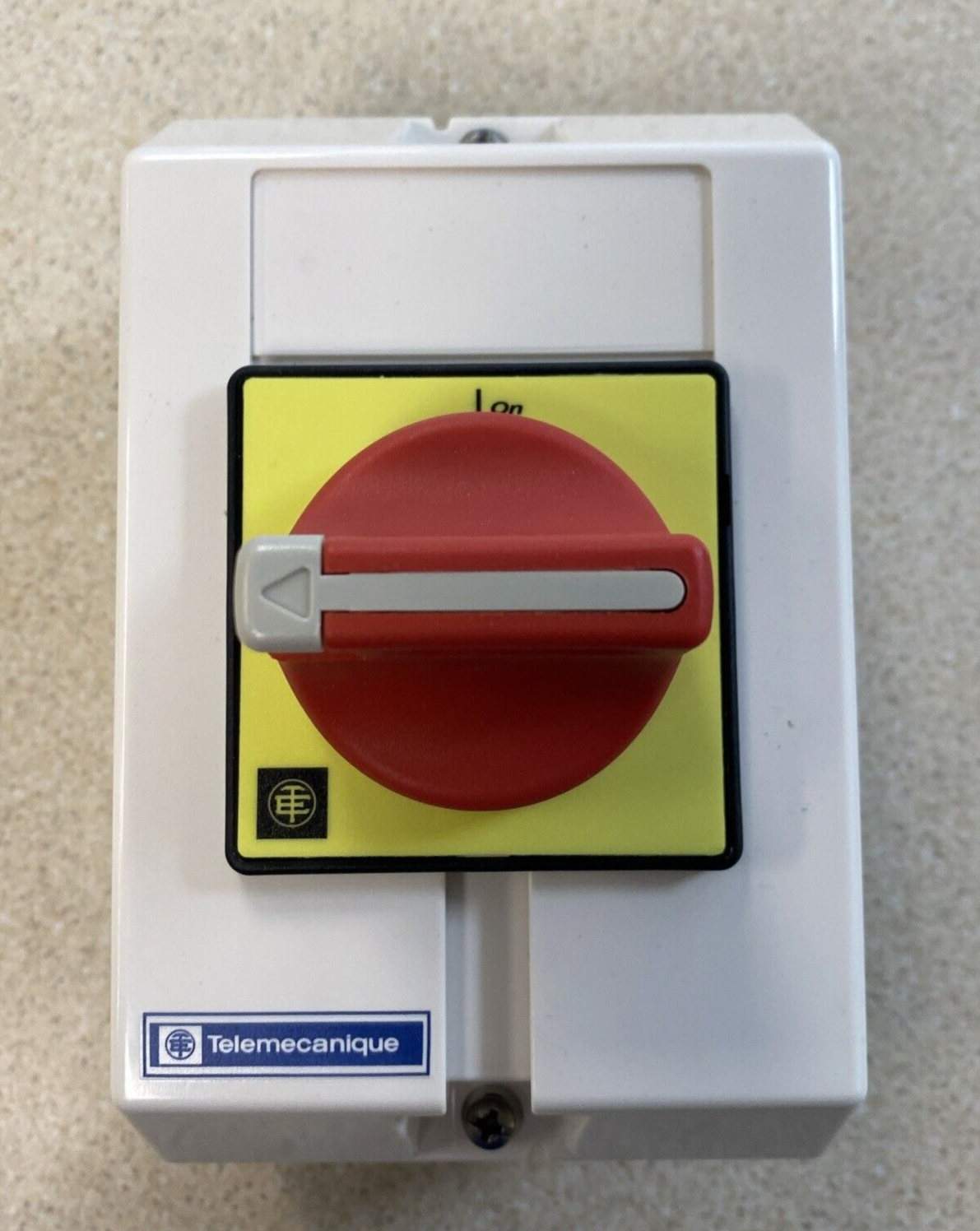 Telemecanique VCF02GE Enclosed Emerg Stop/Main Switch 10A 3kW IP65 019404
