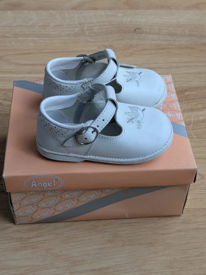 Zapato de bautizo Angel Baby de cuero blanco con correa en T talla 3 Foto 4 de 4