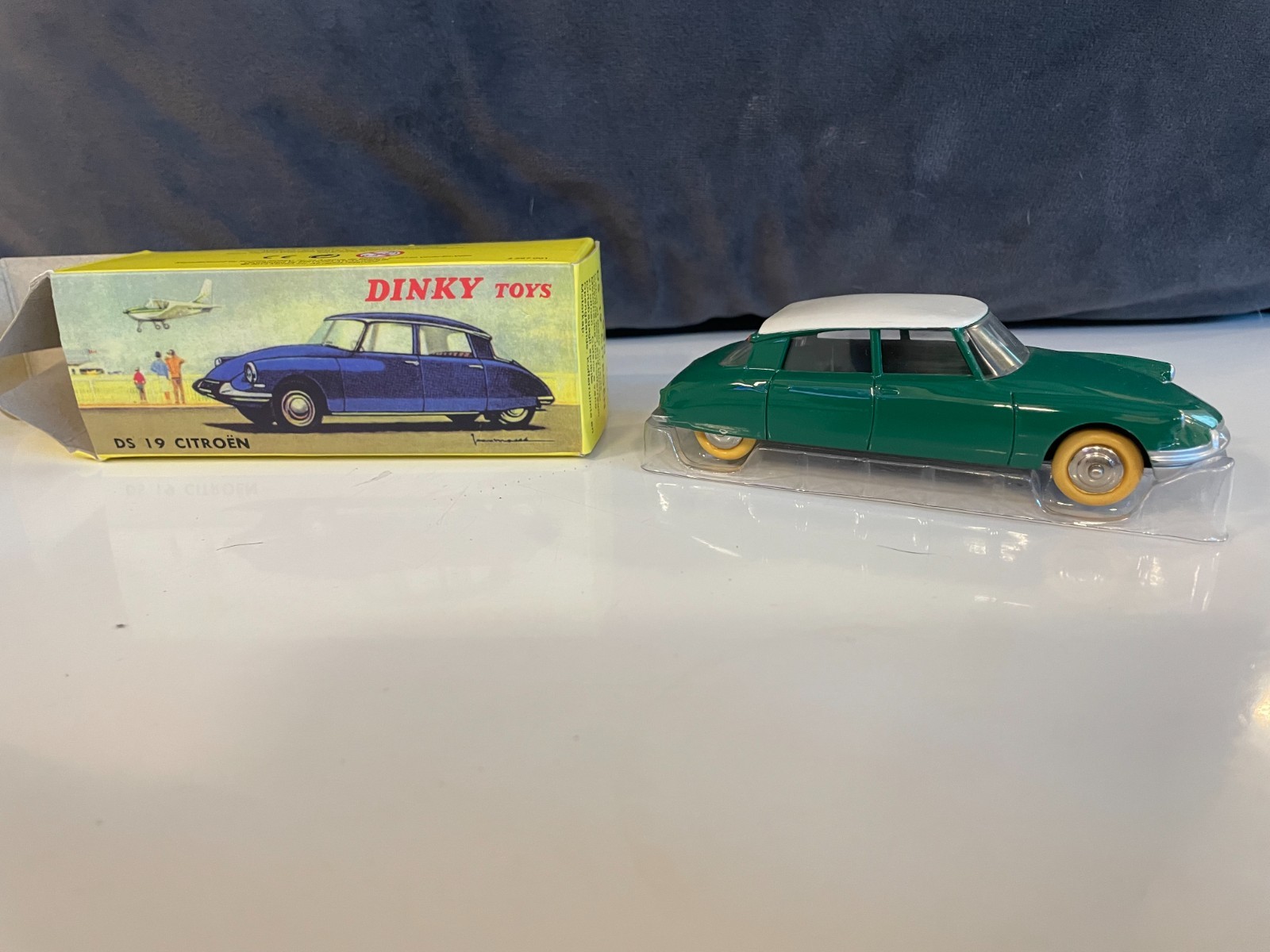 Dinky 530, Citroen DS19 1963 - Free Price Guide & Review